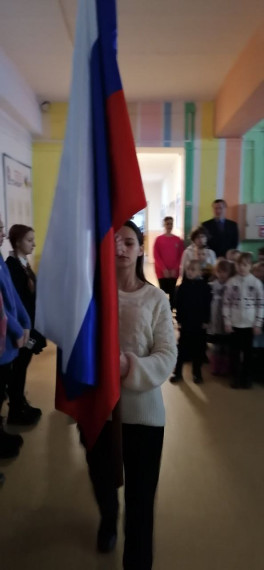 Вынос государственного флага РФ.